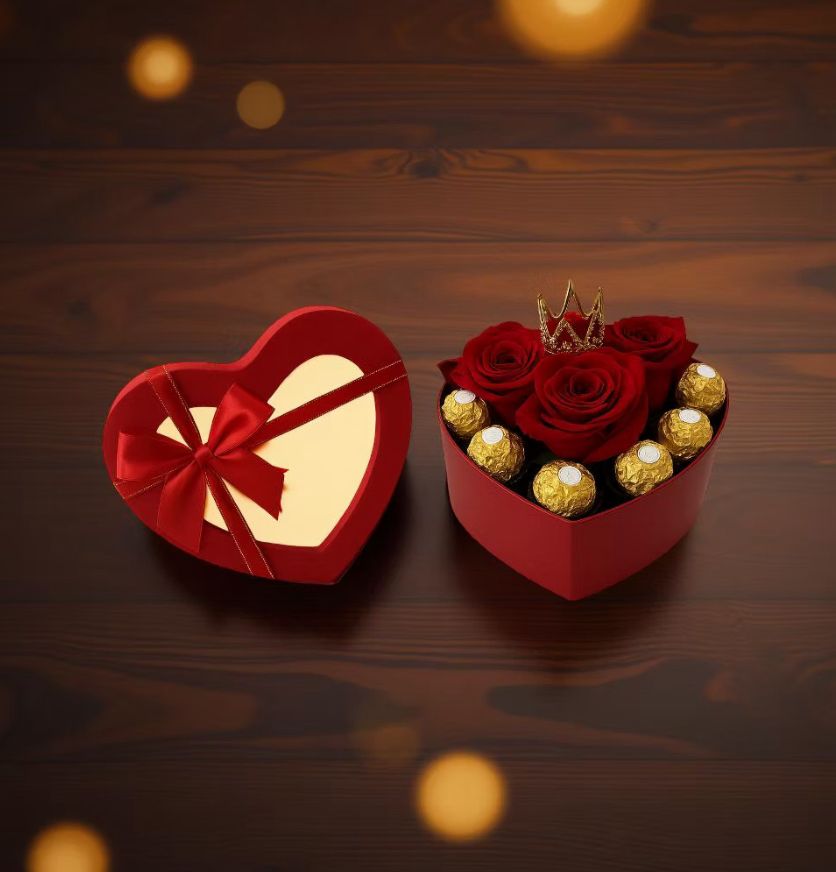 CORAZON CON 3 ROSAS Y 12 CHOCOLATES